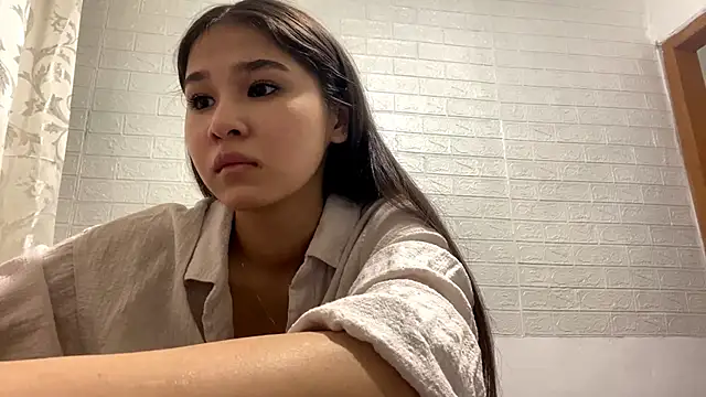 CatherineForbes online show from April 27, 1:42 pm