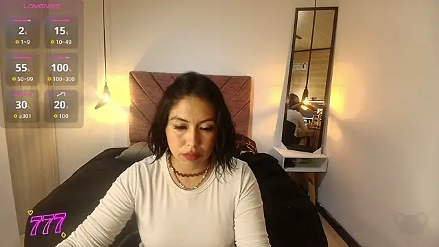 Amanda Fox   online show from March 26, 7:41 pm