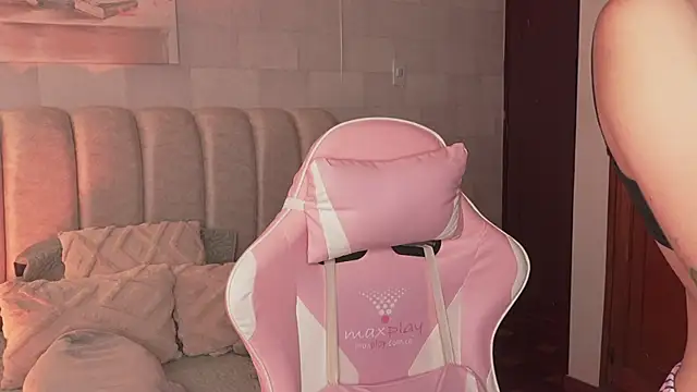 Alanna-Rosse online show from July 18, 11:03 am