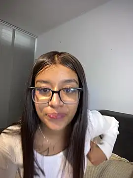 chanell pinkk online show from April 16, 1:34 pm