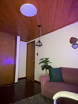 chanell pinkk online show from April 27, 1:31 pm