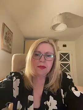 JanieLight53 online show from May 2, 7:52 pm