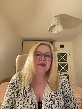 JanieLight53 online show from June 6, 8:13 pm
