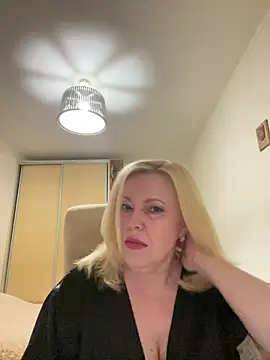 JanieLight53 online show from July 16, 8:15 pm
