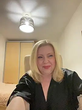 JanieLight53 online show from July 18, 6:56 pm