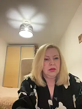 JanieLight53 online show from July 20, 6:32 pm