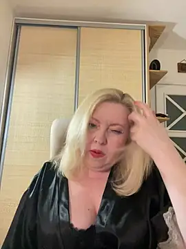 JanieLight53 online show from July 26, 9:54 pm