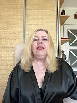 JanieLight53 online show from July 31, 9:30 am