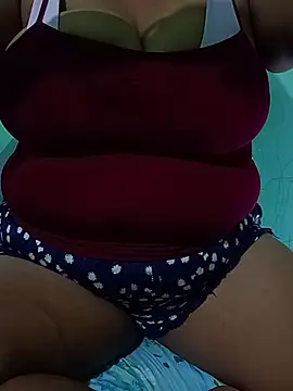 latina bigtitss online show from March 15, 3:23 am