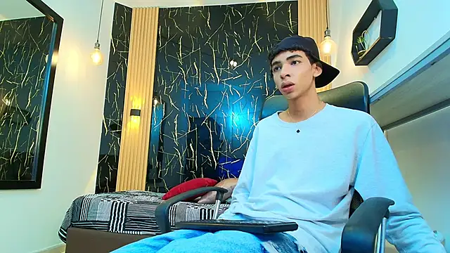 ValeriHot 1 online show from April 18, 3:32 am