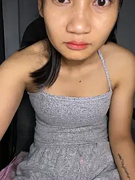 -Lilyn- online show from April 23, 4:09 pm