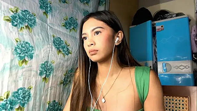 LilianBlevans online show from March 9, 4:33 pm