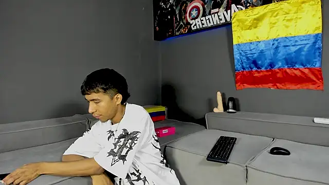 Ender h0tt online show from June 19, 1:48 pm