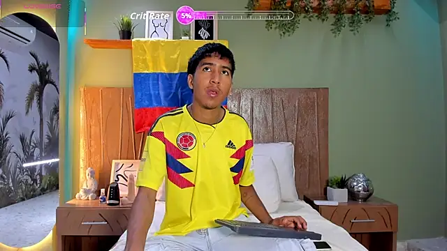 Ender h0tt online show from July 7, 8:57 pm