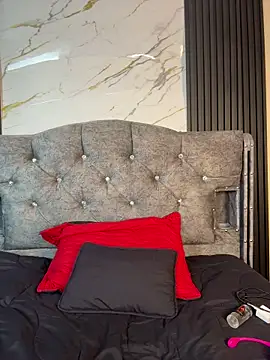 Bunny fire online show from April 7, 7:03 pm