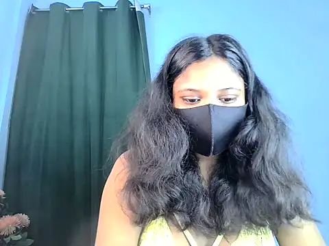 KASHISH SINGH  online show from August 4, 3:25 pm