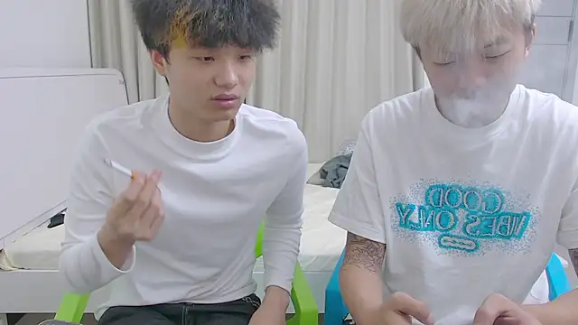 icecream-002 online show from April 3, 12:36 pm