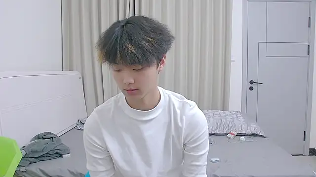 icecream-002 online show from April 5, 10:45 am