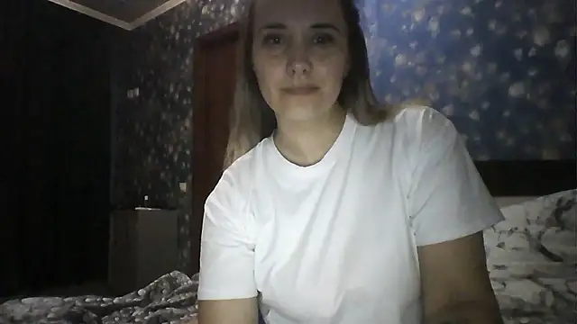 Snapshot of Alisa07qw chatting on May 11, 4:26 pm Alisa07qw online show from May 11, 4:26 pm