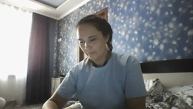 Snapshot of Alisa07qw chatting on June 1, 5:31 am Alisa07qw online show from June 1, 5:31 am