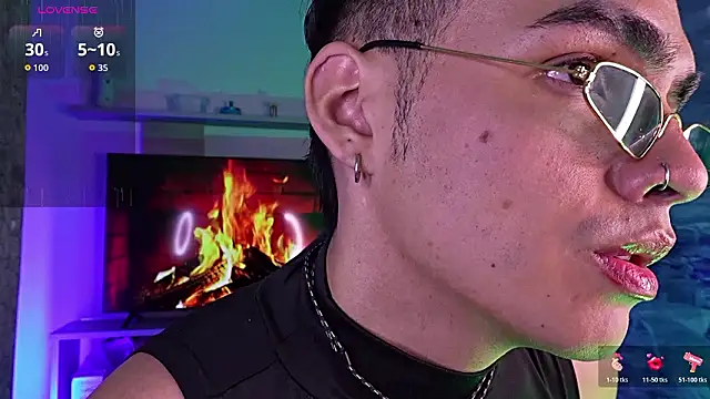 NicoKinggs  online show from March 27, 1:44 pm