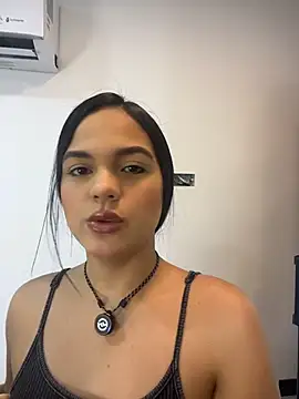 Bella-Ferrer online show from July 30, 6:18 pm