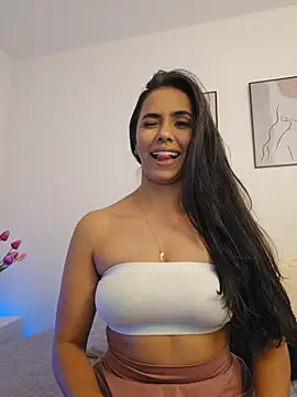 Victoria Evanss online show from March 25, 9:10 pm