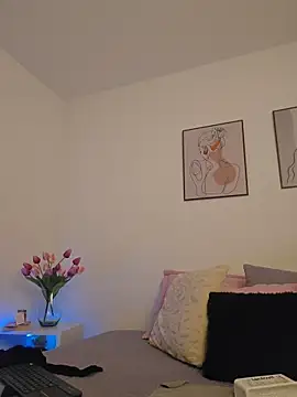 Victoria Evanss online show from April 25, 10:29 pm