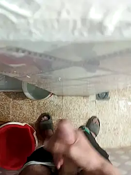 Snapshot of Theonehard12 chatting on March 19, 1:20 am Theonehard12 online show from March 19, 1:20 am