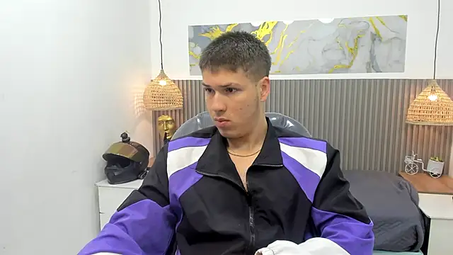 AlessandroFranco online show from April 30, 1:17 pm