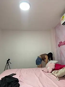 Adalyn Cute online show from April 17, 6:44 pm