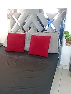 Liily Foxxy online show from March 26, 11:05 am