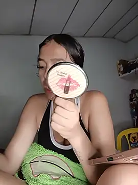 Snapshot of Kitty_Loveee chatting on July 2, 12:21 am Kitty Loveee online show from July 2, 12:21 am