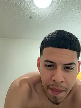 Snapshot of LatinHotxx2 chatting on July 26, 6:32 am LatinHotxx2 online show from July 26, 6:32 am