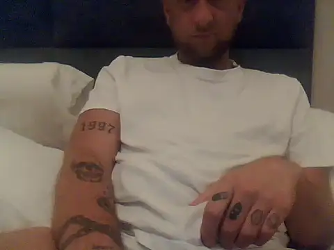 hardlyxxxharrison online show from March 12, 11:33 pm