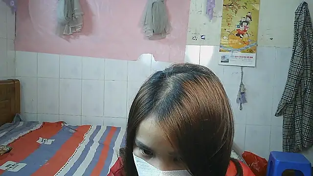 Emma 2603 online show from April 17, 2:31 pm