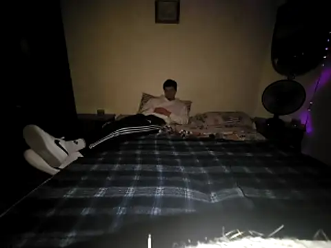 Snapshot of midnightbrothes1 chatting on March 30, 11:28 pm midnightbrothes1 online show from March 30, 11:28 pm