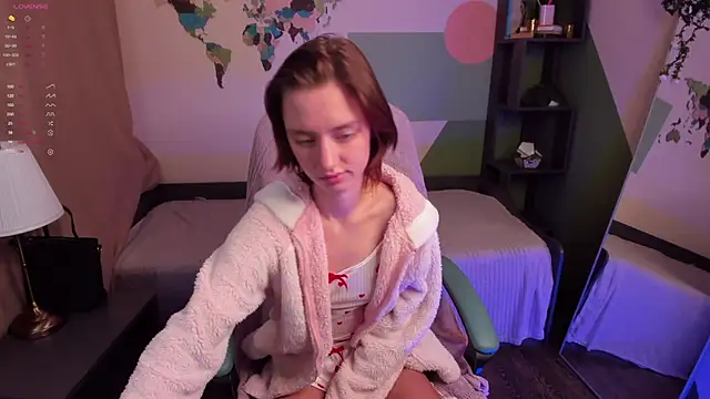 Pretty Victoria online show from March 14, 6:19 am