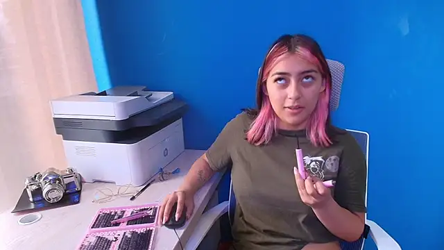 PinkyyPieee  online show from April 8, 3:01 pm