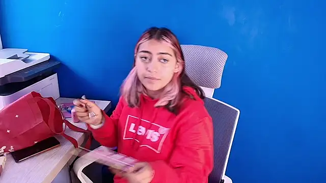 PinkyyPieee  online show from April 24, 12:07 pm