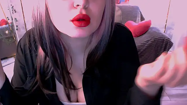 DaisyBloomm online show from March 12, 3:07 pm