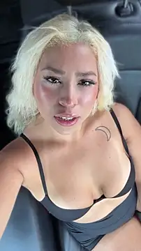 mxmxee online show from April 24, 3:25 pm