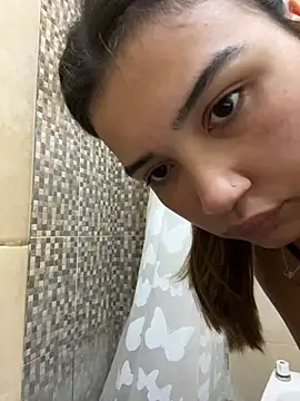 miicbebita online show from April 17, 1:47 pm