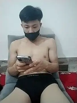 Snapshot of BigShot-Boy chatting on May 3, 1:50 pm BigShot-Boy online show from May 3, 1:50 pm