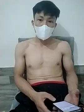 Snapshot of BigShot-Boy chatting on May 6, 2:55 pm BigShot-Boy online show from May 6, 2:55 pm