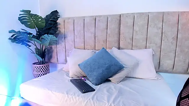 AgathaSavage online show from March 18, 12:19 pm