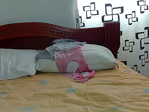  SaraWilliams1  online show from March 29, 9:37 pm