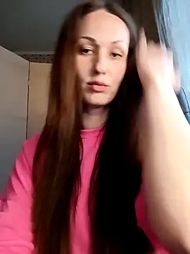 Snapshot of LunaCrystall chatting on April 2, 4:04 pm LunaCrystall online show from April 2, 4:04 pm