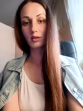 Snapshot of LunaCrystall chatting on April 10, 4:12 pm LunaCrystall online show from April 10, 4:12 pm