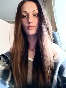 Snapshot of LunaCrystall chatting on April 19, 3:33 pm LunaCrystall online show from April 19, 3:33 pm